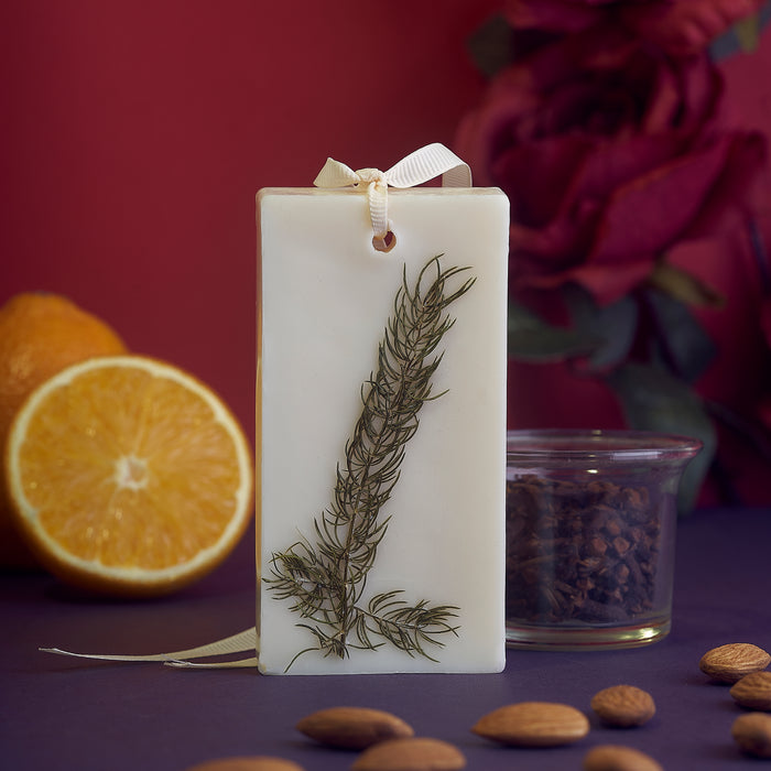 ENCE Mirel Almond & Clove Closet Candle (80g / Up to 45 Days) – product photo 1 of 6