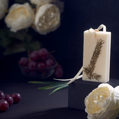 ENCE Thelais  Red Berries & Peony Closet Candle (80g / 45+ Days)