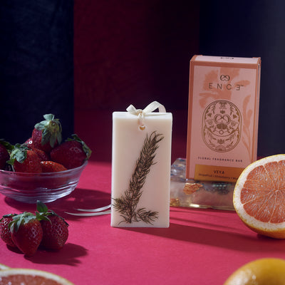 ENCE Veya  Grapefruit & Strawberry Closet Candle (80g / 45+ Days)