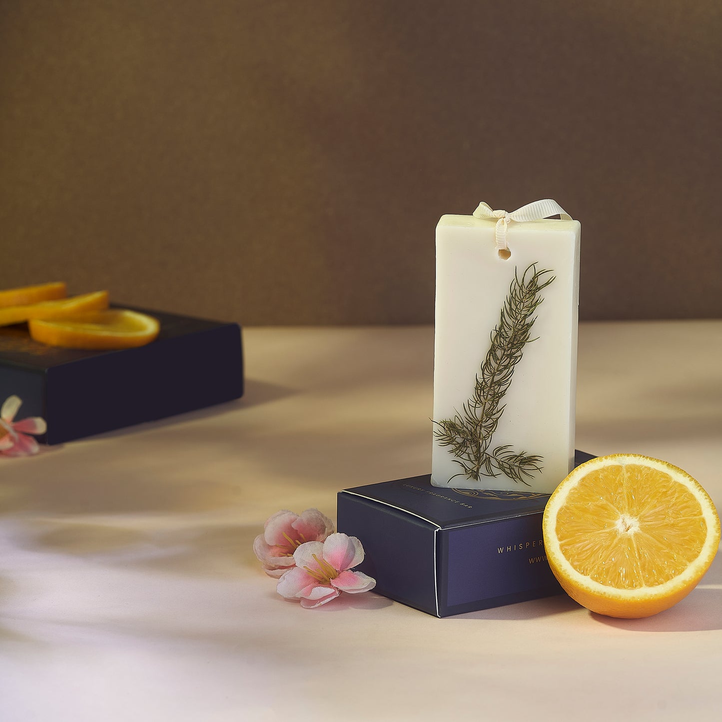 ENCE Yura  Citrus & Ylang-Ylang de Comores Closet Candle (80g / 45+ Days)