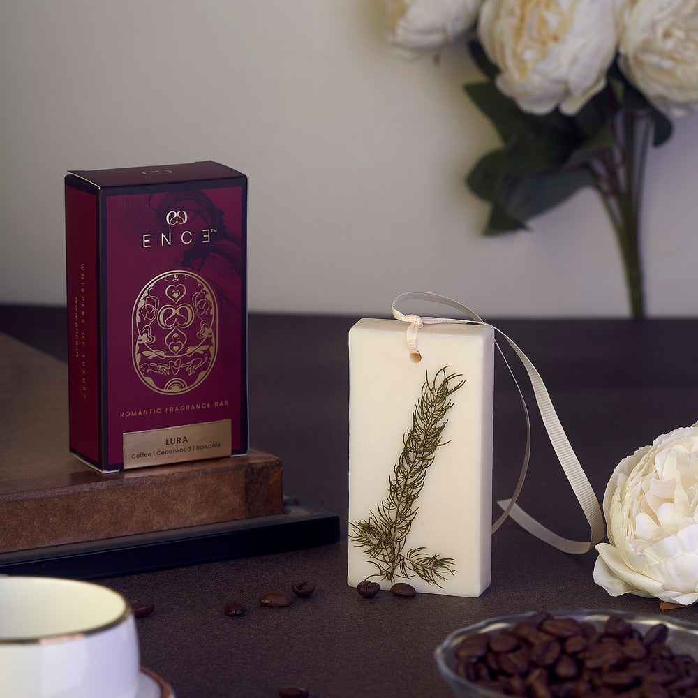 ENCE Lura  Coffee & Atlas Cedarwood Closet Candle (80g / 45+ Days)