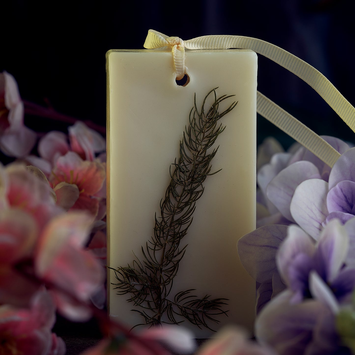 ENCE Nyra  Lavendar & Orange Blossom Closet Candle (80g / 45+ Days)