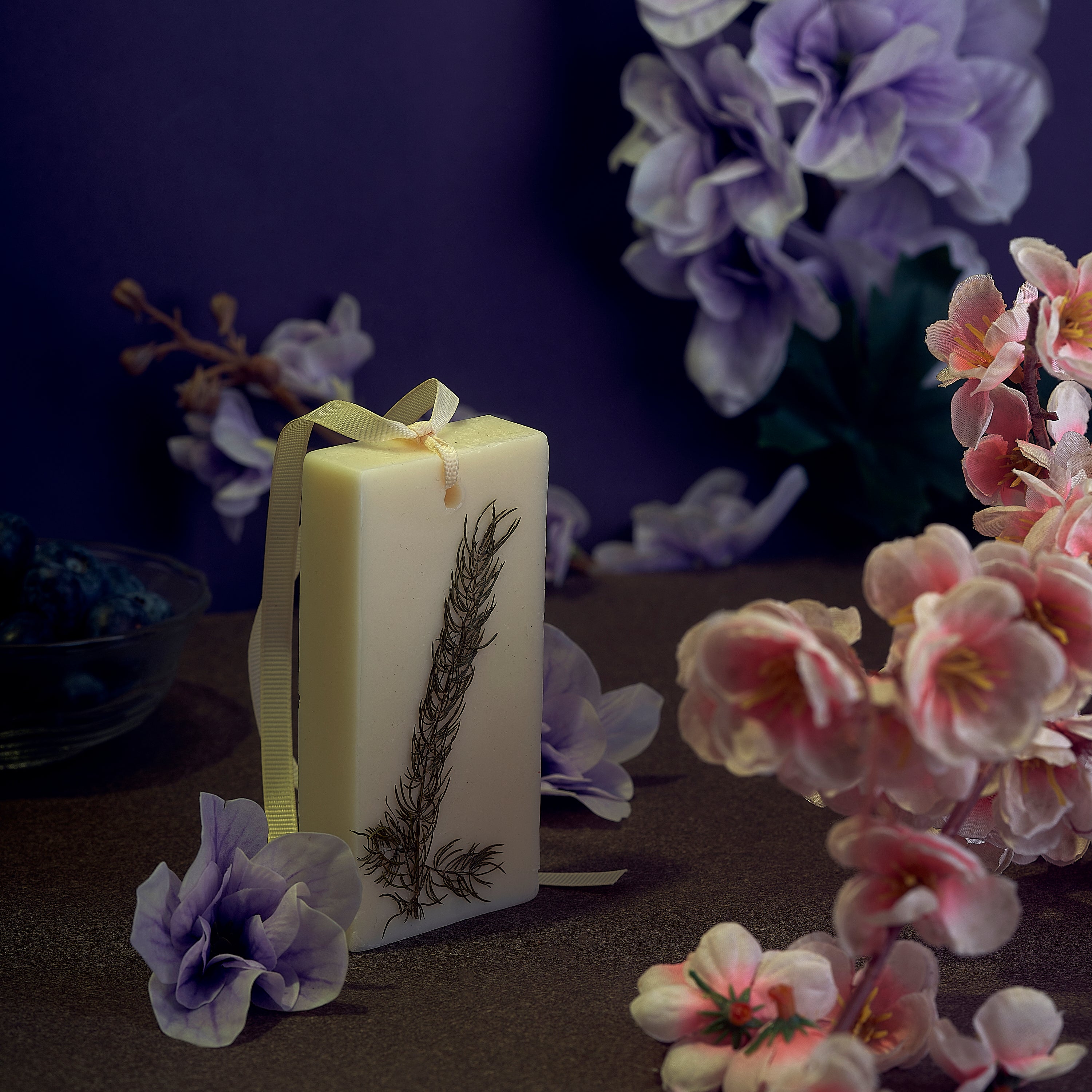 ENCE Nyra  Lavendar & Orange Blossom Closet Candle (80g / 45+ Days)