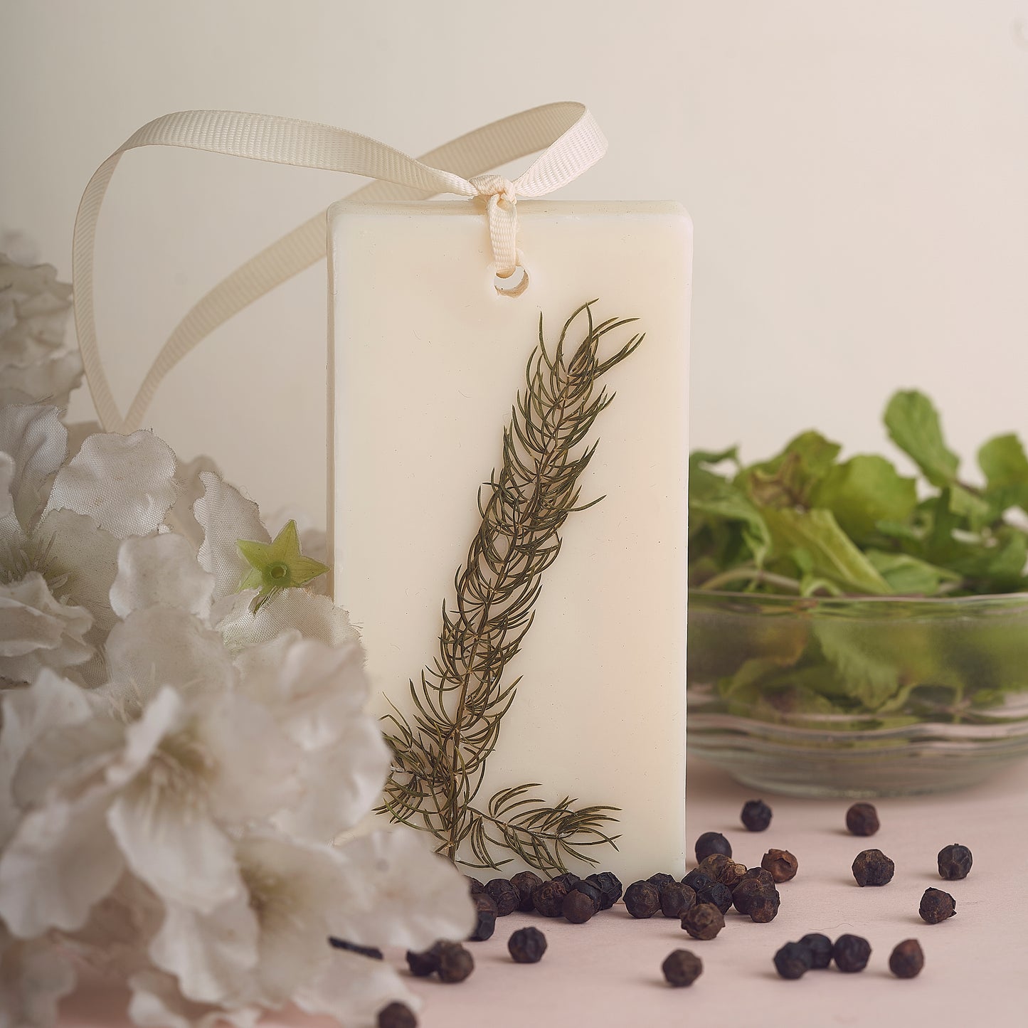 ENCE Celya  Mint & Pepper Closet Candle (80g / 45+ Days)