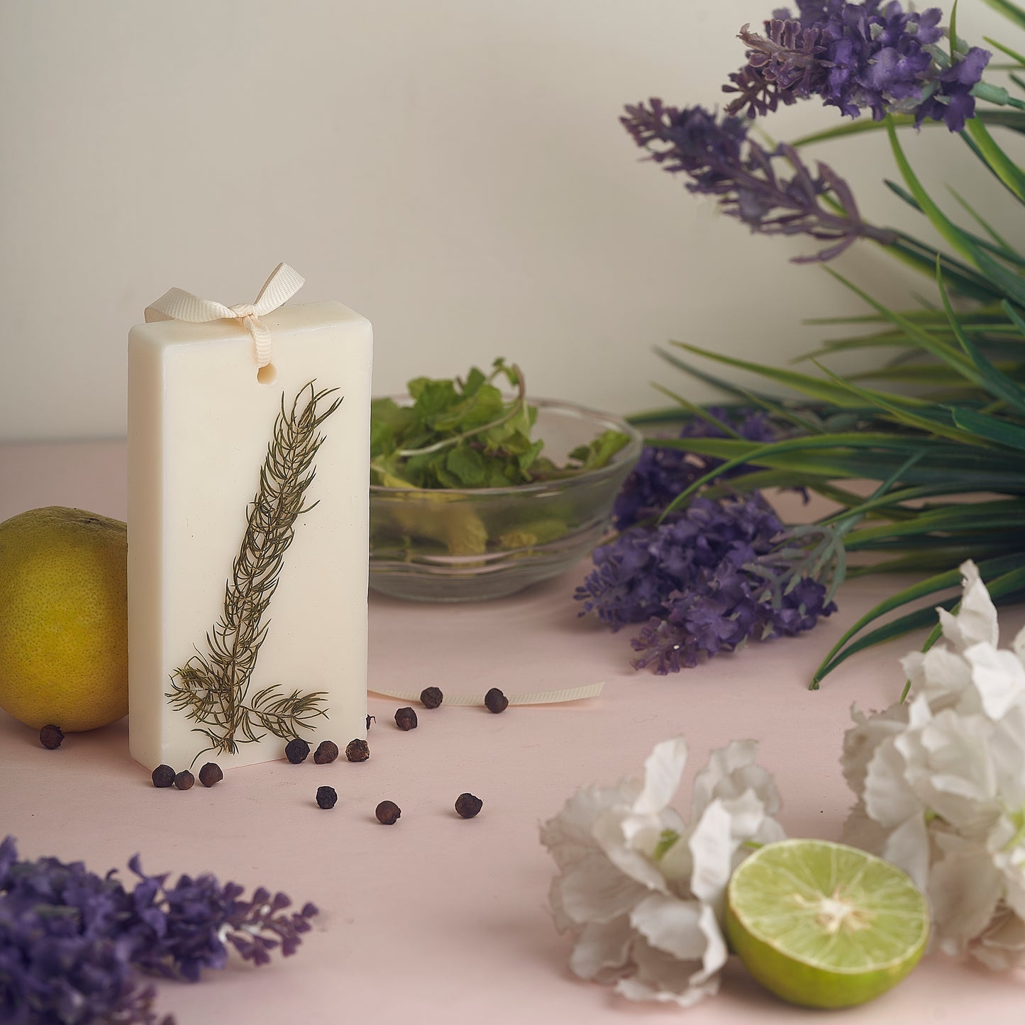 ENCE Celya  Mint & Pepper Closet Candle (80g / 45+ Days)